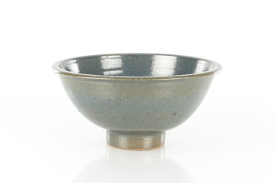 Lot 51 - A LARGE DAVID LLOYD-JONES (1928 - 1994). STONEWARE GLAZED ART POTTERY FOOTED BOWL