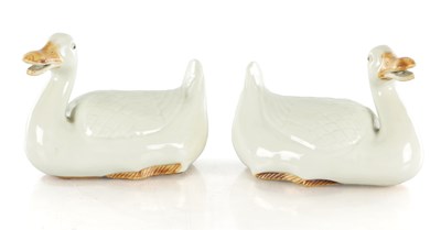Lot 1694 - A PAIR OF ORIENTAL PORCELAIN DUCKS