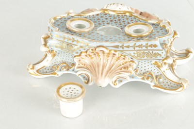 Lot 84 - A 19TH CENTURY FRENCH PORCELAIN INKWELL