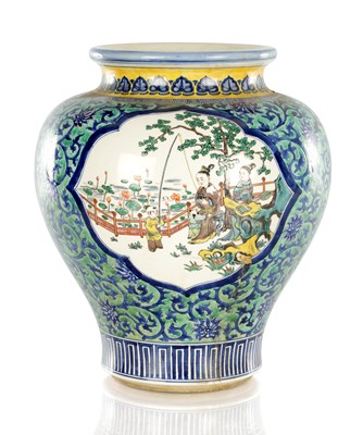 Lot 1716 - A LARGE 19TH CENTURY CHINESE KUTANI BULBOUS VASE