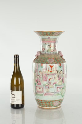 Lot 499 - A 19TH CENTURY CHINESE CANTON ROSE MEDALLION PORCELAIN VASE
