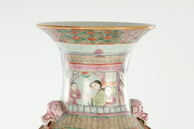 Lot 499 - A 19TH CENTURY CHINESE CANTON ROSE MEDALLION PORCELAIN VASE