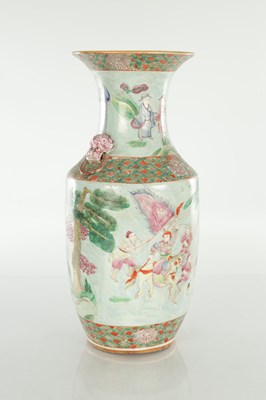 Lot 499 - A 19TH CENTURY CHINESE CANTON ROSE MEDALLION PORCELAIN VASE