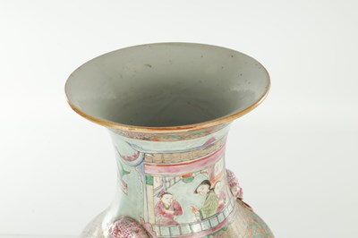 Lot 499 - A 19TH CENTURY CHINESE CANTON ROSE MEDALLION PORCELAIN VASE