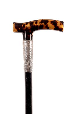 Lot 1059 - A LATE 19TH CENTURY PRESSED TORTOISESHELL TAU SHAPED WALKING CANE