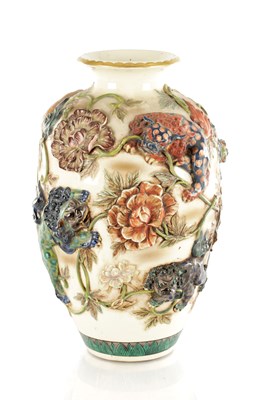 Lot 459 - AN IMPRESSIVE JAPANESE KUTANI WARE RELIEF MOULDED VASE