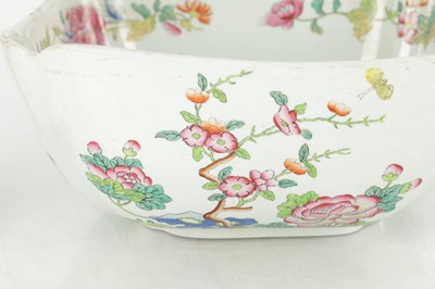 Lot 25 - A 19TH CENTURY SPODE SALAD BOWL