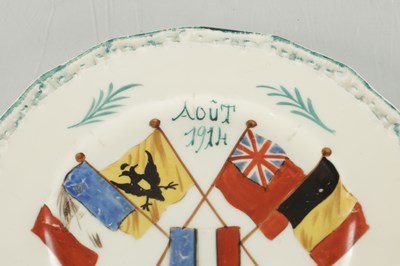 Lot 22 - AN EARLY 20TH CENTURY FRENCH WW1 COMMEMORATIVE PORCELAIN PLATE