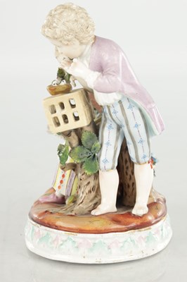 Lot 57 - A COLLECTION OF CONTINENTAL PORCELAIN FIGURES