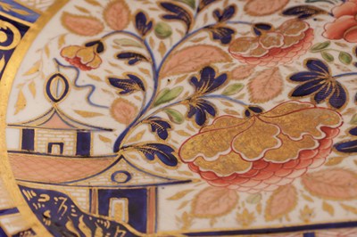 Lot 63 - AN EARLY 19TH CENTURY DERBY PORCELAIN IMARI-STYLE CIRCULAR BOWL