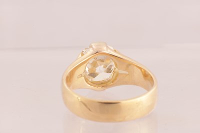 Lot 180 - A VICTORIAN 18CT GOLD 4.38CT SINGLE STONE DIAMOND RING