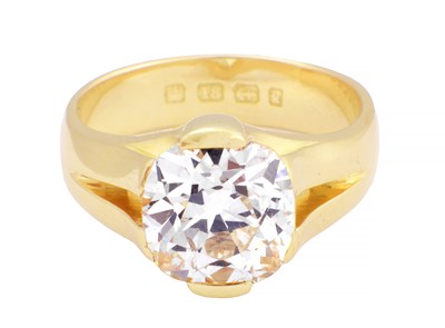 Lot 180 - A VICTORIAN 18CT GOLD 4.38CT SINGLE STONE DIAMOND RING