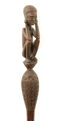Lot 547 - A RARE SOUTHERN AFRICAN CHOKWE CARVED HARDWOOD STAFF