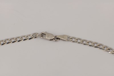 Lot 166 - AN 18CT WHITE GOLD AND DIAMOND SET CROSS PENDANT ON 9CT WHITE GOLD CHAIN