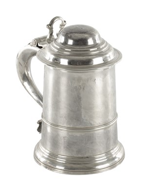 Lot 432 - A GEORGE II SILVER LIDDED TANKARD