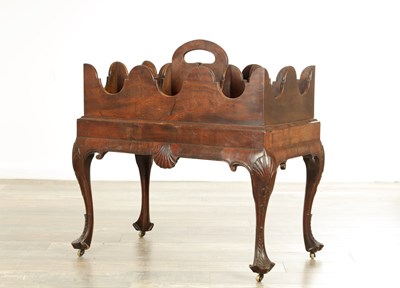 Lot 1200 - A FINE MID 18TH CENTURY FIGURED MAHOGANY IRISH CHIPPENDALE STYLE BOTTLE CARRIER/DECANTER STAND