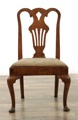 Lot 1144 - AN EARLY 18TH CENTURY VENEERED WALNUT SIDE CHAIR