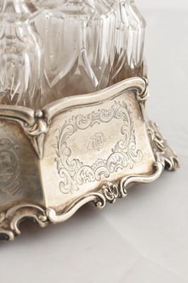 Lot 168 - SILVER CRUET