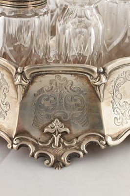 Lot 168 - SILVER CRUET
