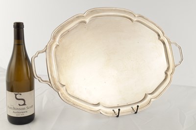 Lot 172 - A 20TH CENTURY SILVER TRAY