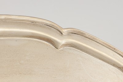 Lot 172 - A 20TH CENTURY SILVER TRAY