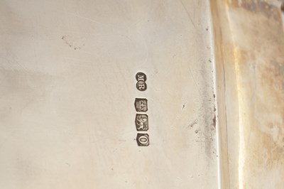 Lot 172 - A 20TH CENTURY SILVER TRAY