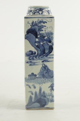 Lot 167 - A LATE 17TH/ EARLY 18TH CENTURY JAPANESE BLUE AND WHITE EXPORT PORCELAIN VASE