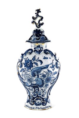 Lot 40 - A LATE 18TH CENTURY DELFTWARE LIDDED VASE
