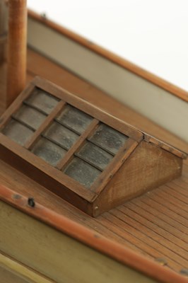 Lot 639 - AN EARLY 20TH CENTURY WOODEN POND YACHT