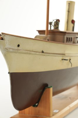 Lot 639 - AN EARLY 20TH CENTURY WOODEN POND YACHT
