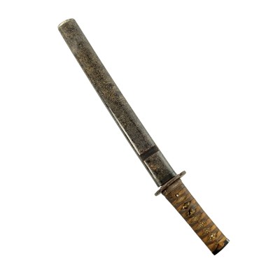 Lot 85 - AN EARLY JAPANESE TANTO