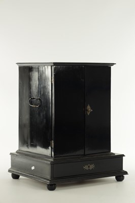 Lot 519 - A LATE 18TH CENTURY ITALIAN EBONISED TABLE CABINET