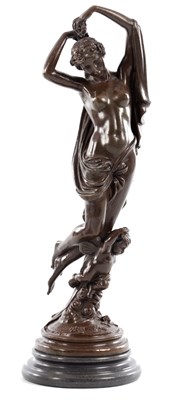 Lot 1086 - AN ART NOUVEAU STYLE FIGURAL BRONZE