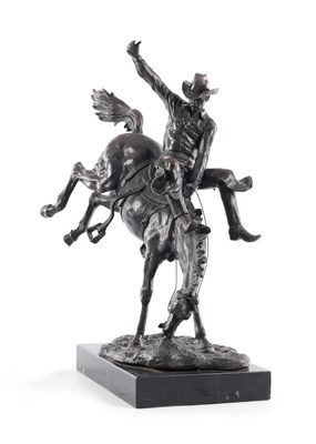 Lot 1017 - A GOOD 20TH CENTURY BRONZE SCULPTURE OF A BUCKING BRONCO