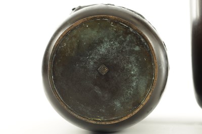 Lot 170 - A LARGE PAIR OF JAPANESE MEIJI PERIOD BRONZE VASES BY MIAYO