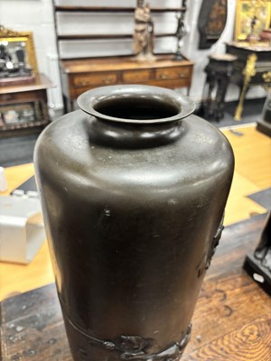 Lot 170 - A LARGE PAIR OF JAPANESE MEIJI PERIOD BRONZE VASES BY MIAYO