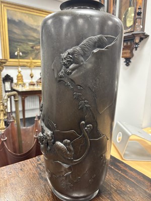 Lot 170 - A LARGE PAIR OF JAPANESE MEIJI PERIOD BRONZE VASES BY MIAYO