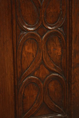 Lot 320 - A 20TH CENTURY TUDOR STYLE OAK LIVERY CUPBOARD