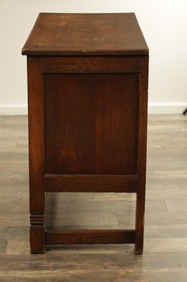 Lot 320 - A 20TH CENTURY TUDOR STYLE OAK LIVERY CUPBOARD
