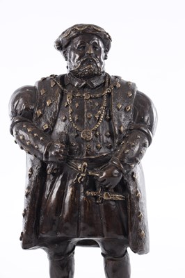 Lot 651 - A 20TH CENTURY BRONZE OF KING HENRY VIII