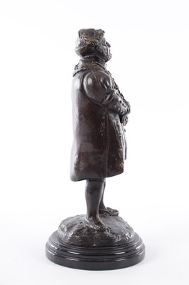 Lot 651 - A 20TH CENTURY BRONZE OF KING HENRY VIII
