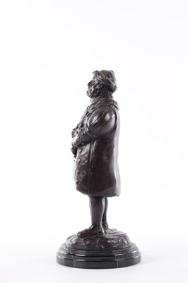 Lot 651 - A 20TH CENTURY BRONZE OF KING HENRY VIII