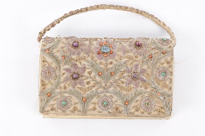 Lot 581 - A 20TH CENTURY SILK AND METAL THREAD EMBROIDERED LADIES HANDBAG