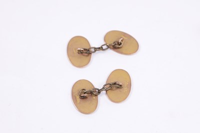 Lot 197 - A COLLECTION OF 9CT GOLD ITEMS