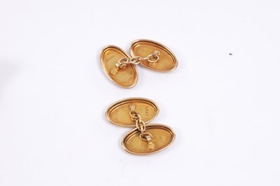 Lot 197 - A COLLECTION OF 9CT GOLD ITEMS