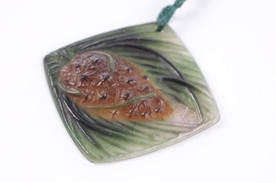 Lot 4 - AN EARLY 20TH CENTURY PÂTE-DE-VERRE GLASS NECKLACE BY GABRIEL ARGY-ROUSSEAU