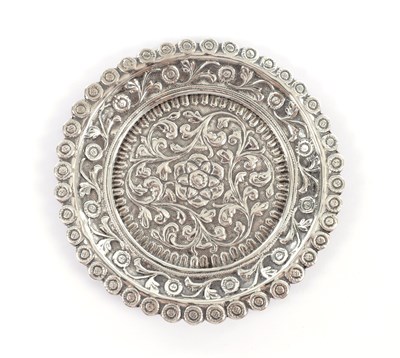 Lot 262 - A SMALL 19TH CENTURY INDIAN SILVER TRINKET DISH