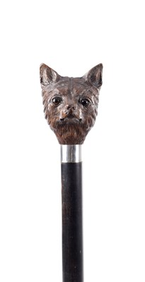 Lot 823 - A LARGE 19TH CENTURY CARVED FOX HEAD WALKING STICK