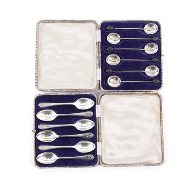 Lot 1687 - TWO CASED SETS OF MID 20TH CENTURY SILVER COFFEE AND TEA SPOONS