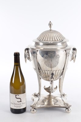 Lot 429 - A GEORGE III SHERATON STYLE SILVER TEA URN